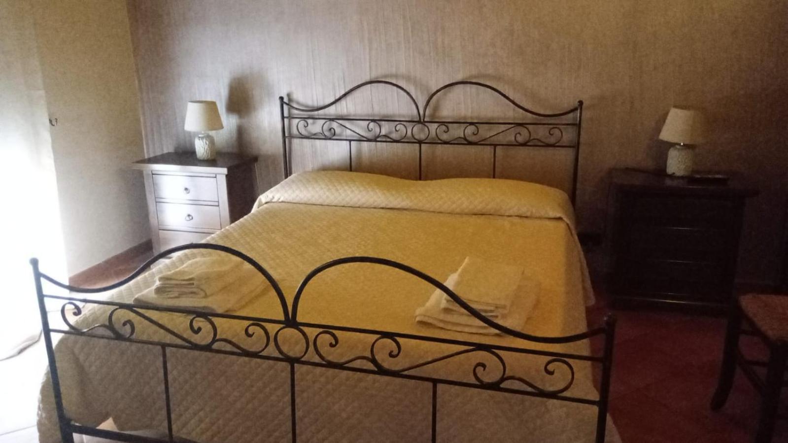 レアルモンテ La Bianca Scogliera Bed & Breakfast エクステリア 写真