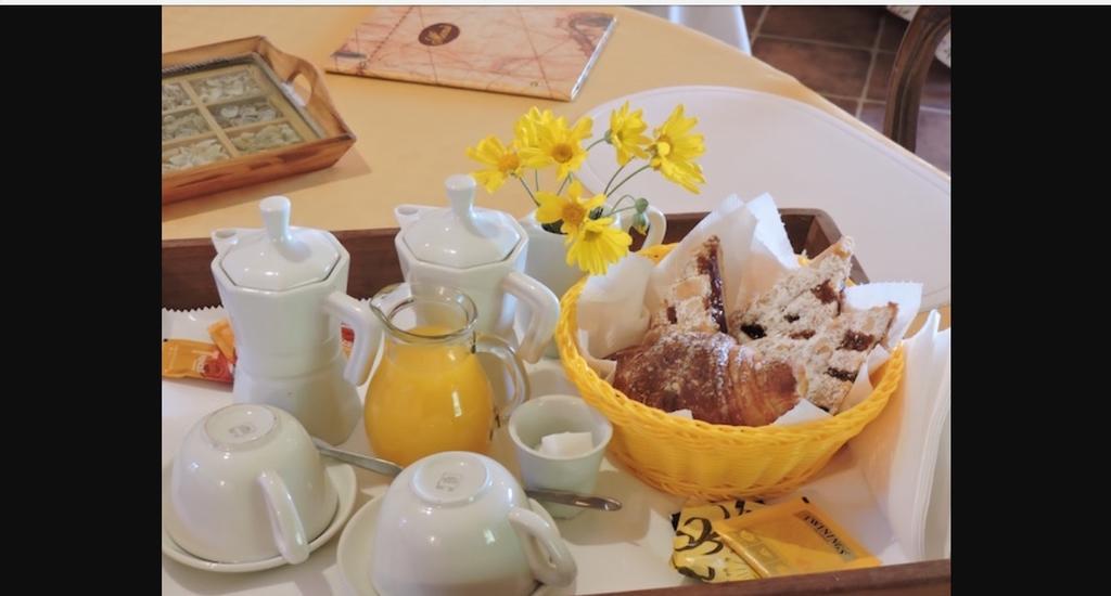 レアルモンテ La Bianca Scogliera Bed & Breakfast エクステリア 写真